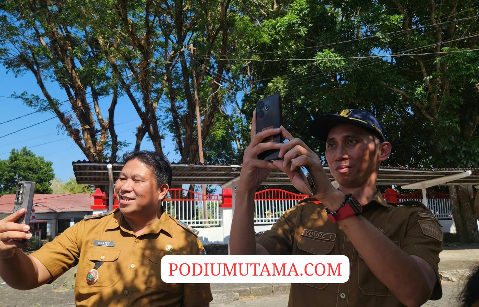 Foto : Kaban Bapenda Christian Katuuk dan dr Youce Togas